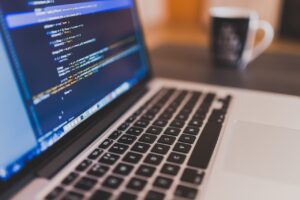 プログラミングスクールの転職保証で失敗しないためのポイントは？